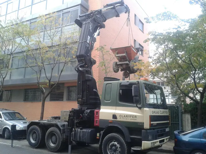 Trabajo real 143 de Grúas Claryfer