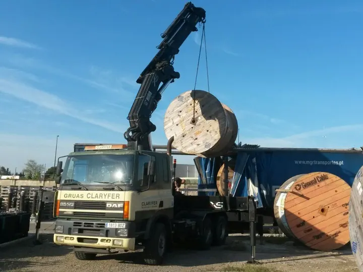 Trabajo real 137 de Grúas Claryfer
