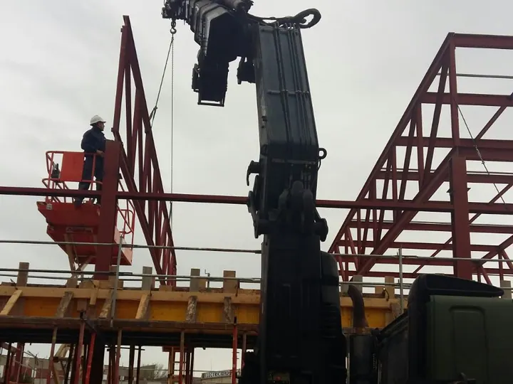 Trabajo real 118 de Grúas Claryfer