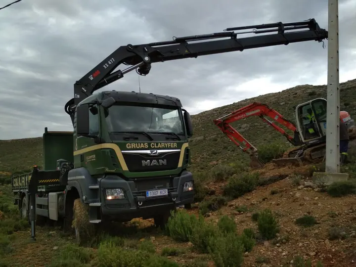 Trabajo real 90 de Grúas Claryfer