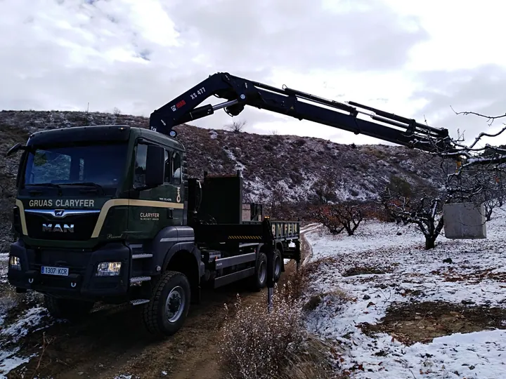 Trabajo real 83 de Grúas Claryfer