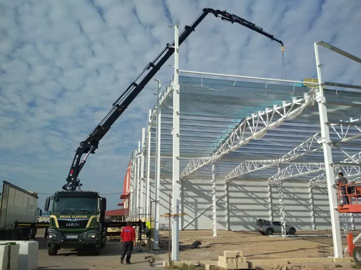 CAMIÓN GRÚA MAN 6X4 CON GRÚA HIAB 408 JIB 70 de Grúas Claryfer